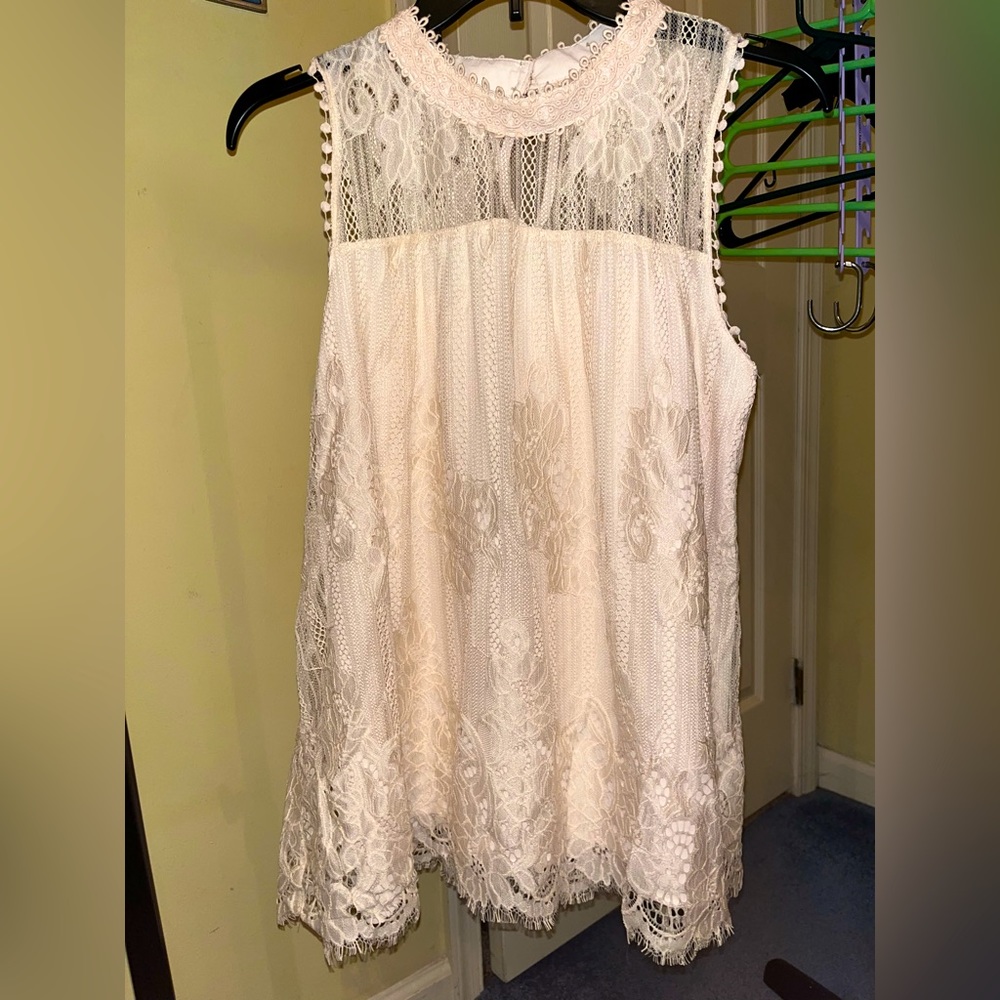 Women’s Lace Top- **NEVER WORN**